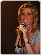 Claudia Cagnoli cantante per matrimonie piano bar